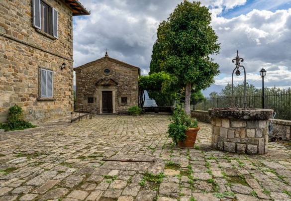  L’antica chiesetta ancora consacrata - Villa De Cerchi