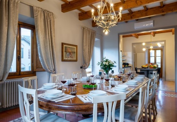 La sala da pranzo e la cucina - Villa De Cerchi