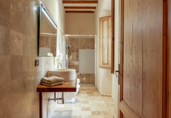 Il bagno con doccia n. 5 al primo piano - Villa De Cerchi