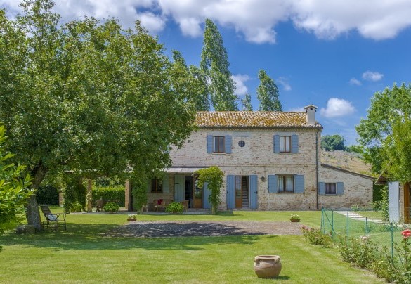 A historic farmhouse with a classic style - Villa Deda