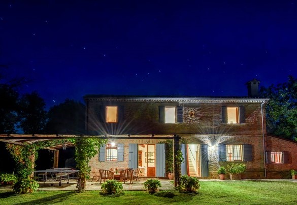 The Villa at Night - Villa Deda