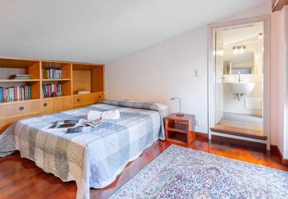 Camera matrimoniale mansardata con bagno en-suite - Villa degli Ulivi
