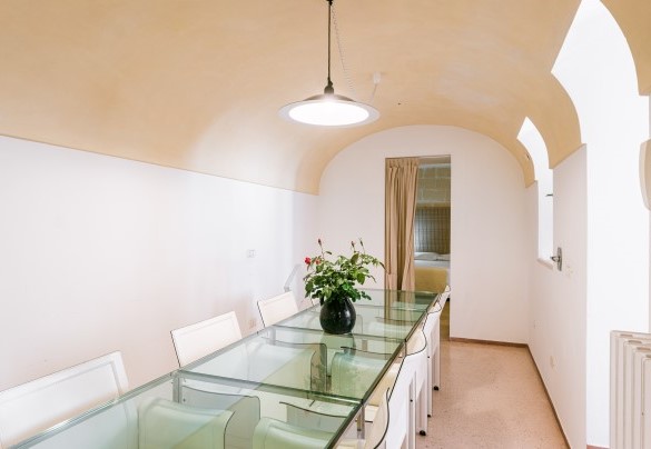 Gli scalini che portano alla villa principale - Villa dei Glicini