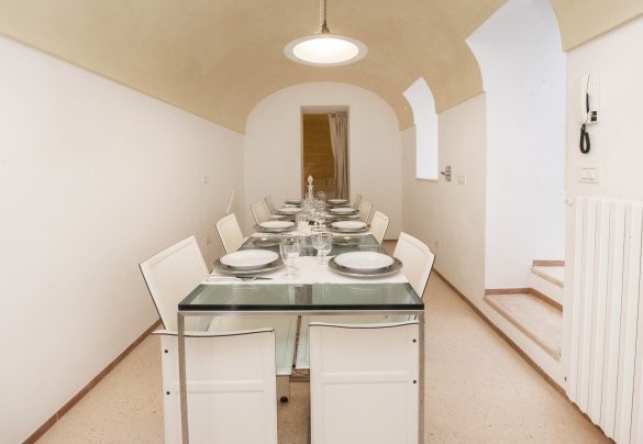 La sala da pranzo dell’appartamento grande - Villa dei Glicini
