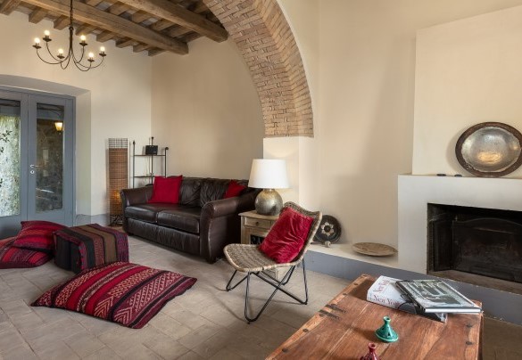 The living room with exit in front of the Annex that houses the bedroom n.4 with kitchenette and en suite bathroom - Villa dei Rosmarini