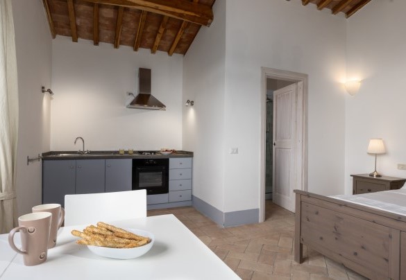 Double bedroom n.4 with kitchenette and en suite bathroom. ANNEX - Villa dei Rosmarini