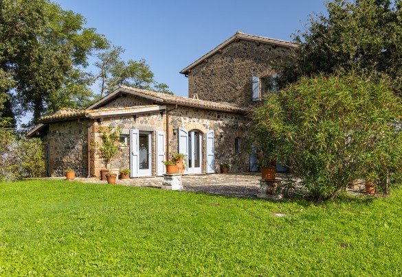 The villa is spread over two levels connected by an internal staircase - Villa dei Rosmarini