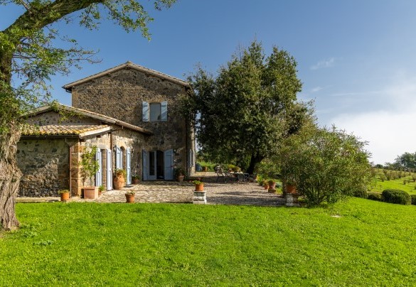 The villa is spread over two levels connected by an internal staircase - Villa dei Rosmarini