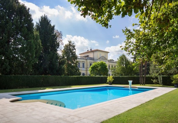 La piscina è rivestita con piastrelle - Villa del Cavaliere Berico