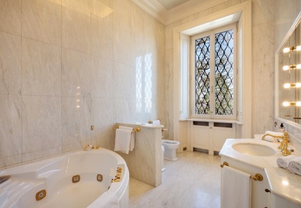 Bagno con doccia e vasca idromassaggio n.5 - Villa del Cavaliere Berico