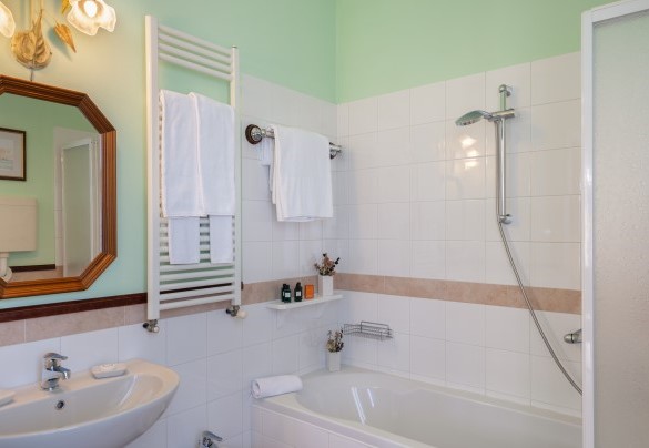 Bagno en-suite con vasca - Villa Alba del lario