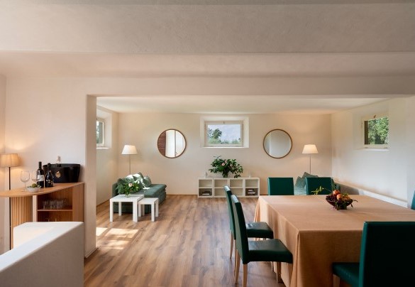 Il soggiorno al piano terra - Villa del Poggio D'Oro