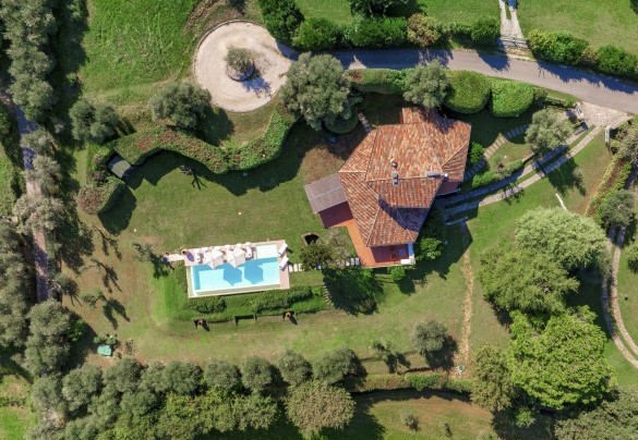 The original architectural shape of the villa seen from above – Villa del Prato