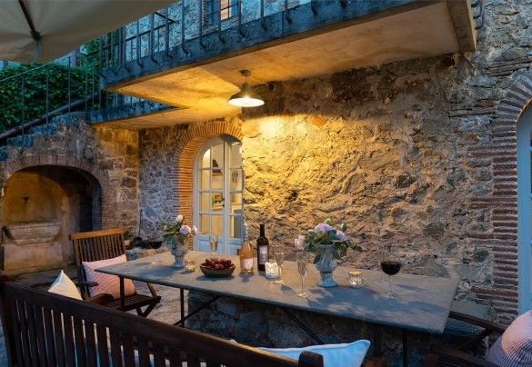 The dining table in the evening light - Villa Delle Silerchie