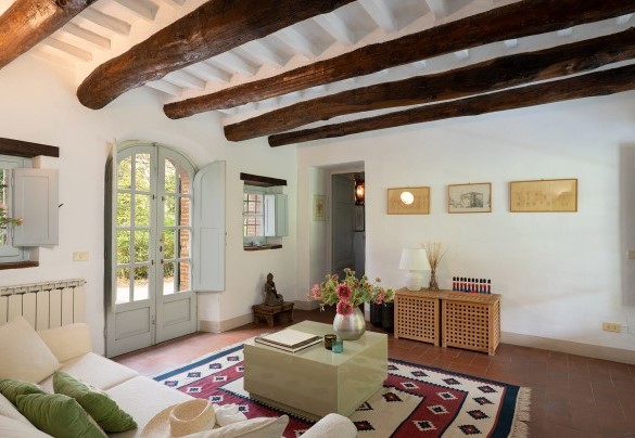The ground floor living room with direct access to the pergola - Villa Delle Silerchie