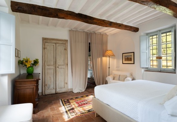 Double bedroom no. 1 connected to the study - Villa Delle Silerchie