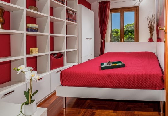 Double bedroom on the first floor with a terrace - Villa delle Sirene