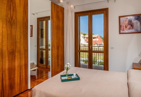 Double bedroom on the first floor with a terrace - Villa delle Sirene