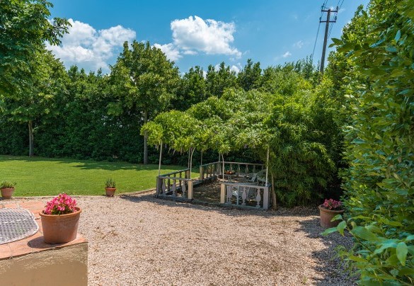 The property is situated on the gentle hills near Lake Trasimeno - Villa delle Sophore 