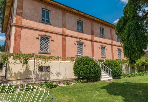 The conservative renovation has not prevented the house from being made warm and hospitable - Villa delle Sophore 