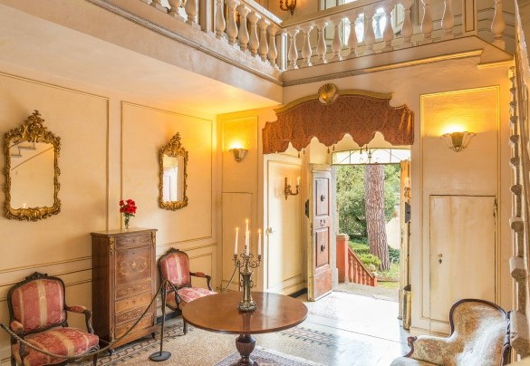 The main entrance door is on the ground floor - Villa delle Sophore