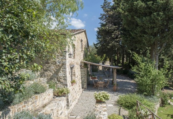 The stone house in the green of the park – Villa Delle Upupe 