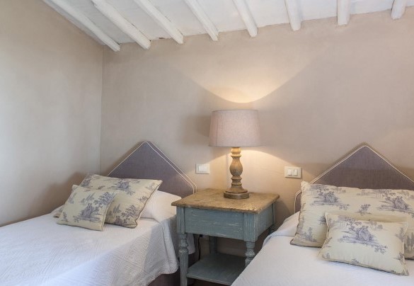 Twin bedroom n.3 on the ground floor – Villa Delle Upupe 