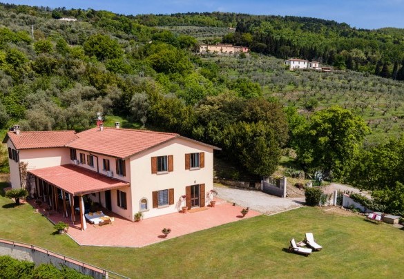 La villa immersa nella pace della campagna toscana - Villa Desiderio