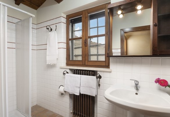 Bagno en suite con doccia al piano terra nell'annesso - Villa di Morice 