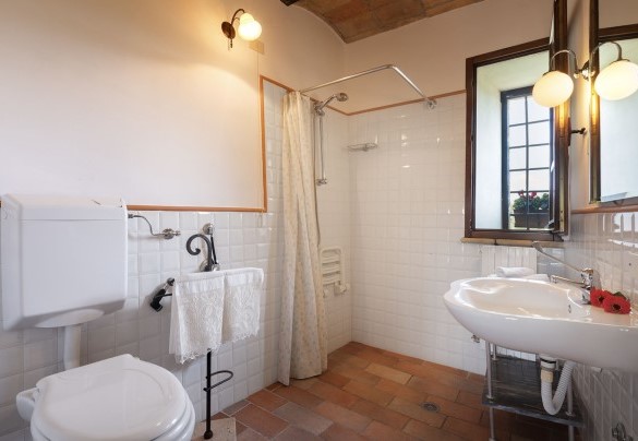 Bagno en suite con doccia al piano terra - Villa di Morice 