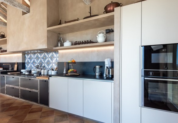 L’ampia cucina, comoda e completamente accessoriata – Villa Dianella