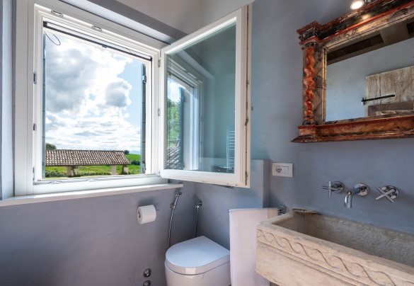 Bagno con doccia n.2 en-suite alla camera n.2 – Villa Dianella