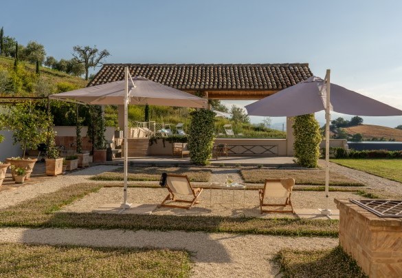 La villa gode di un meraviglioso panorama sulla Valle dell’Aso e le dolci colline circostanti – Villa Dianella