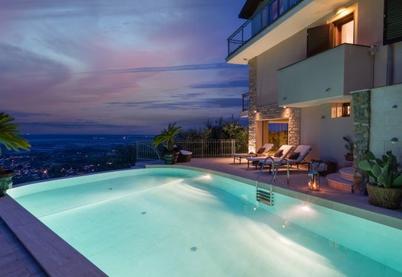 La struttura contemporanea e accattivante – Villa Dolphin 10