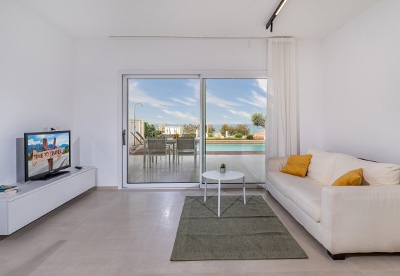 Il salotto con TV collegato all'esterno - Villa Donald