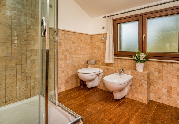 Bagno n.2 con doccia al primo piano– Villa Donna Agaver