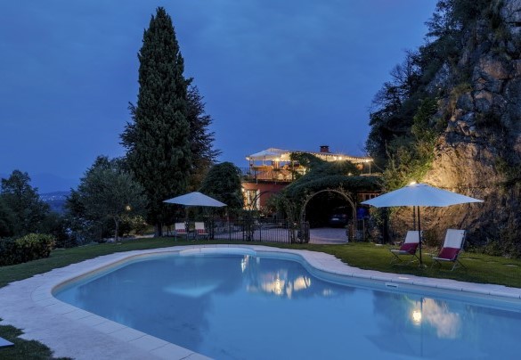 The incomparable atmosphere in the first evening hours at sunset - Villa Eden