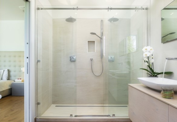 Il bagno con doccia doppia en suite alla camera n.3 - Villa Edoardo