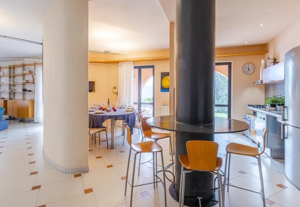 Spacious  kitchen with breakfast corner - Villa Elda 