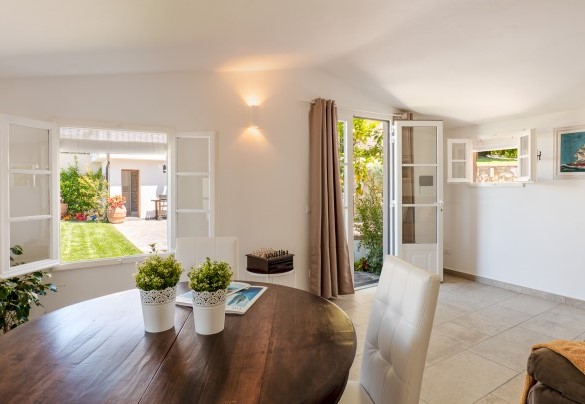 L'annesso con il living con divano letto - Villa Elena 