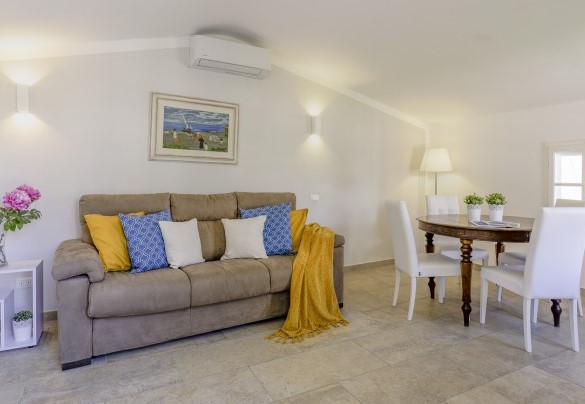 L'annesso con il living con divano letto - Villa Elena 
