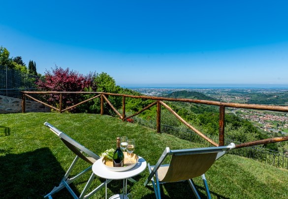 Angolo con panorama verso tutta la costa della Versilia - Villa Elena 
