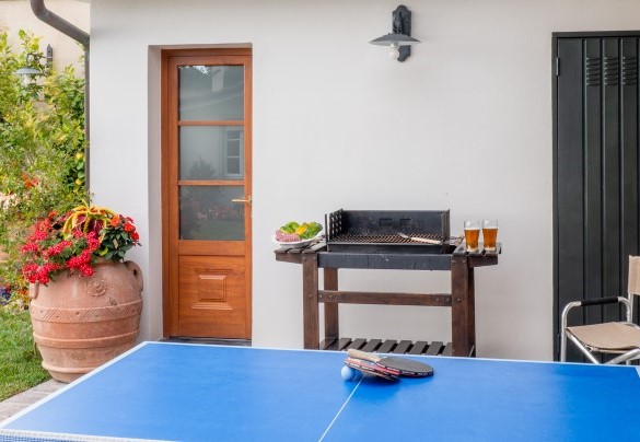 A disposizione il tavolo ping pong e il barbecue - Villa Elena