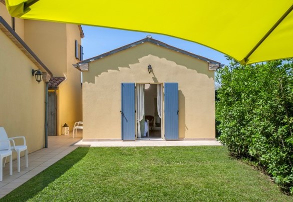 La dependance dietro casa con 2 camere e 1 bagno - Villa Elettra