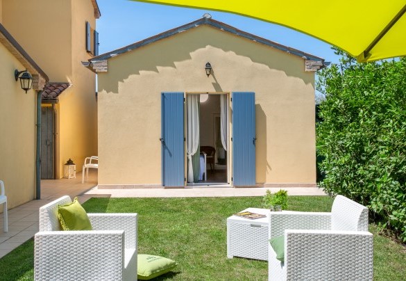 La dependance dietro casa con 2 camere e 1 bagno - Villa Elettra
