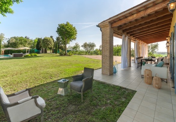 Parco di 3000 mq completamente recintato - Villa Elettra