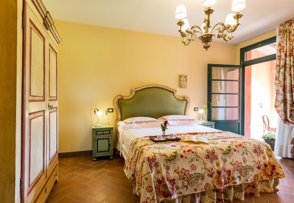 Double bedroom n.2 with en-suite bathroom, on the ground floor - Villa Elisa 