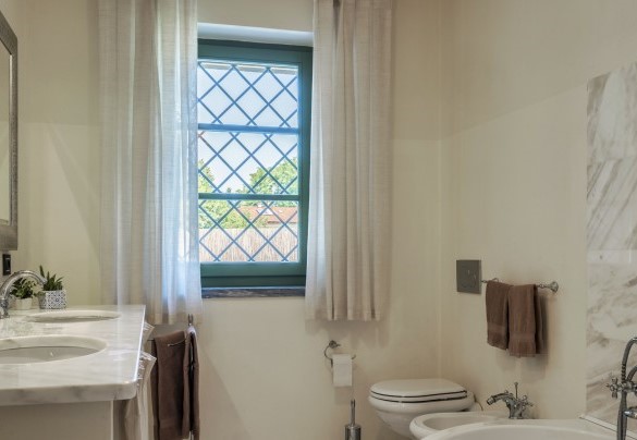 bagno con vasca al piano terra - Villa Elsa