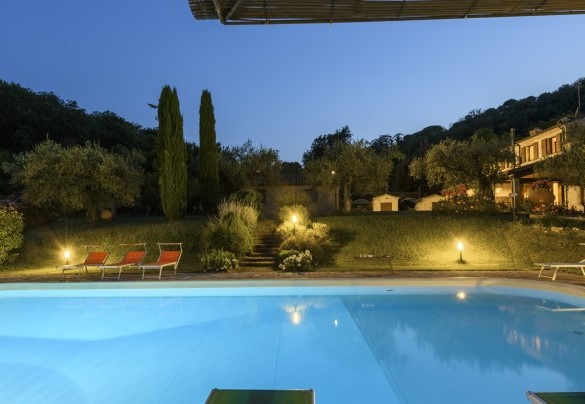 Evening lighting around the pool - Villa Emilianna