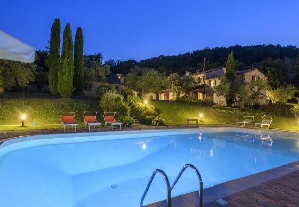 Night view of the villa and the pool - Villa Emilianna